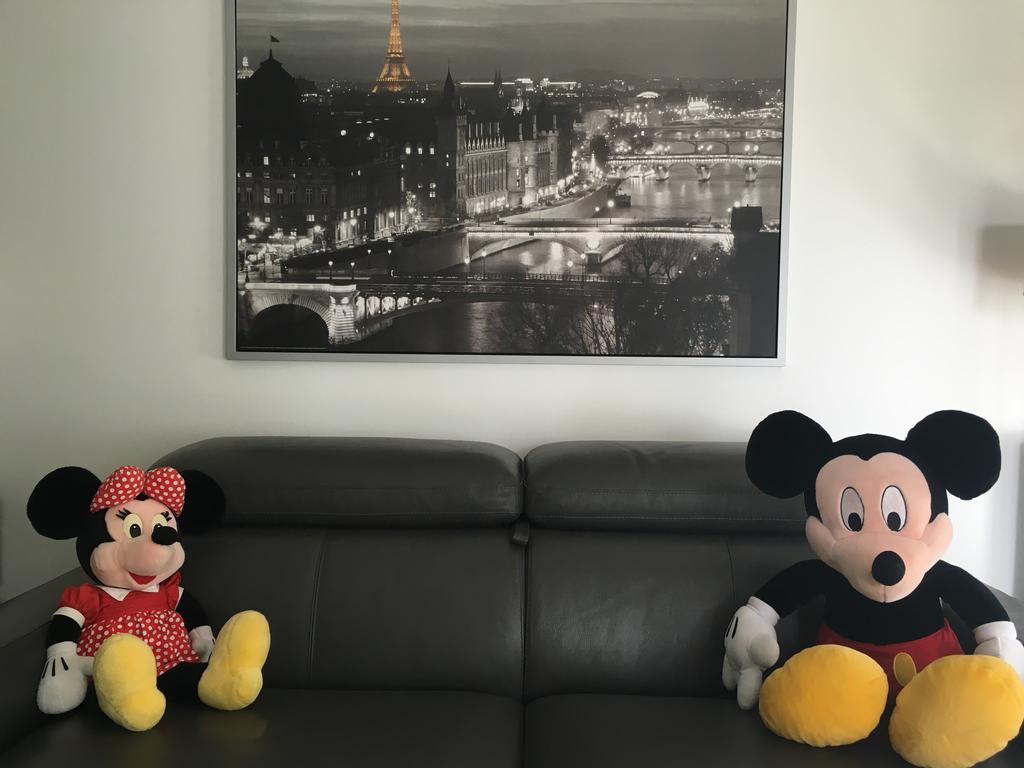 F&B'S Home Disney Serris Exterior photo